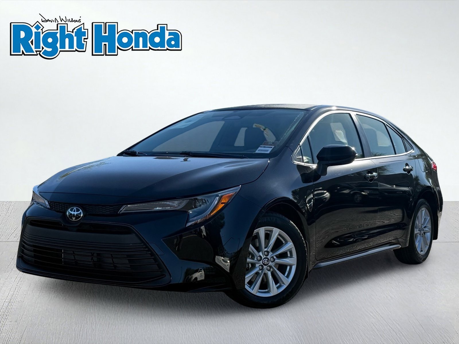 Used 2027 Toyota Corolla LE w/ LE Premium Package FWD image 2