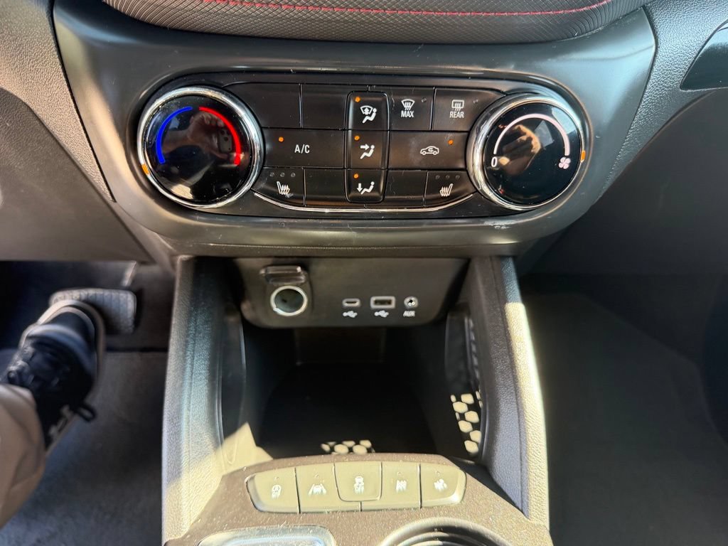 Used 2022 Chevrolet TrailBlazer RS FWD image 19