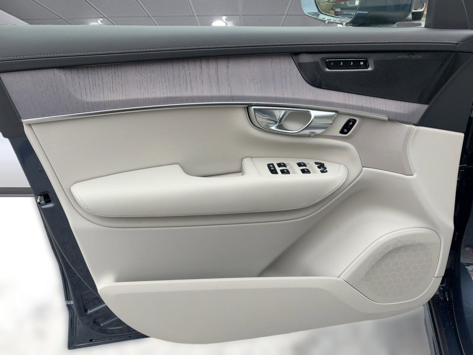 New 2026 Volvo XC90 T8 Ultra w/ Protection Package Premier image 20