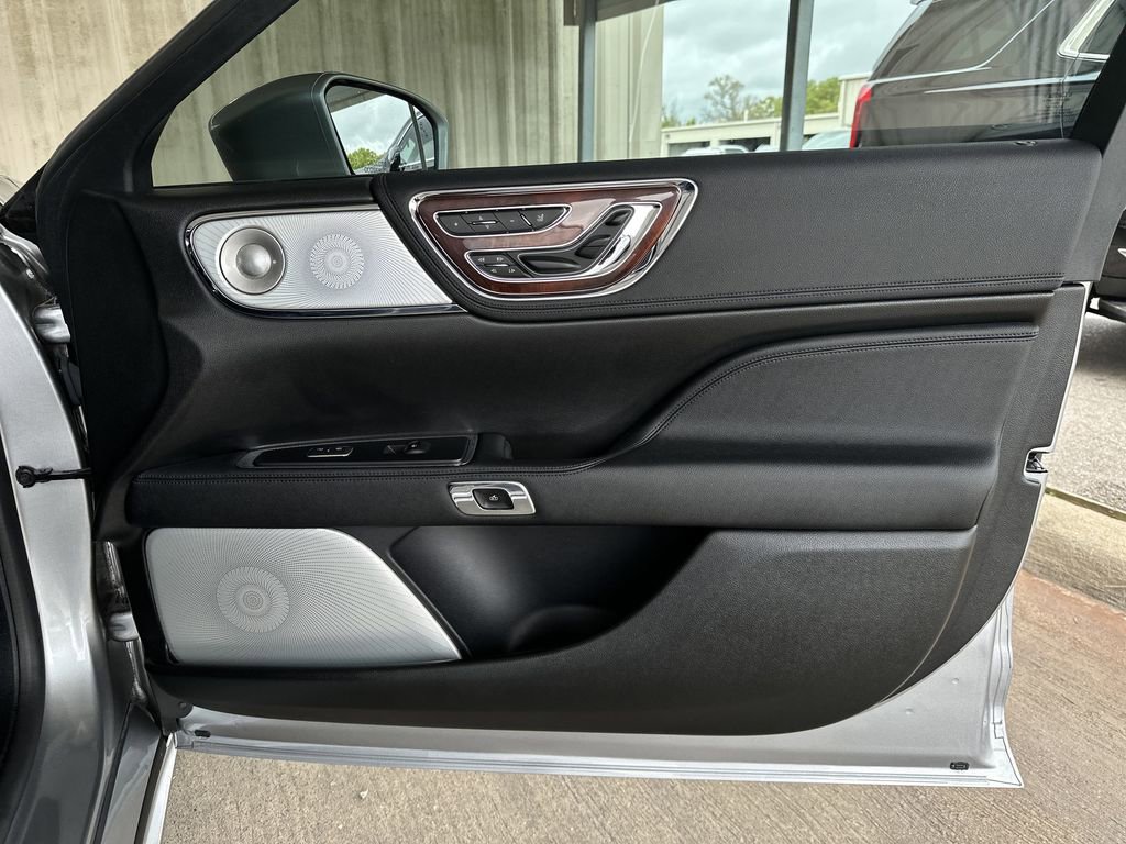 Used 2020 Lincoln Continental Reserve w/ Luxury Package image 35