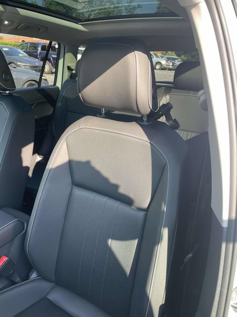 Used 2022 Volkswagen Tiguan SE FWD image 17