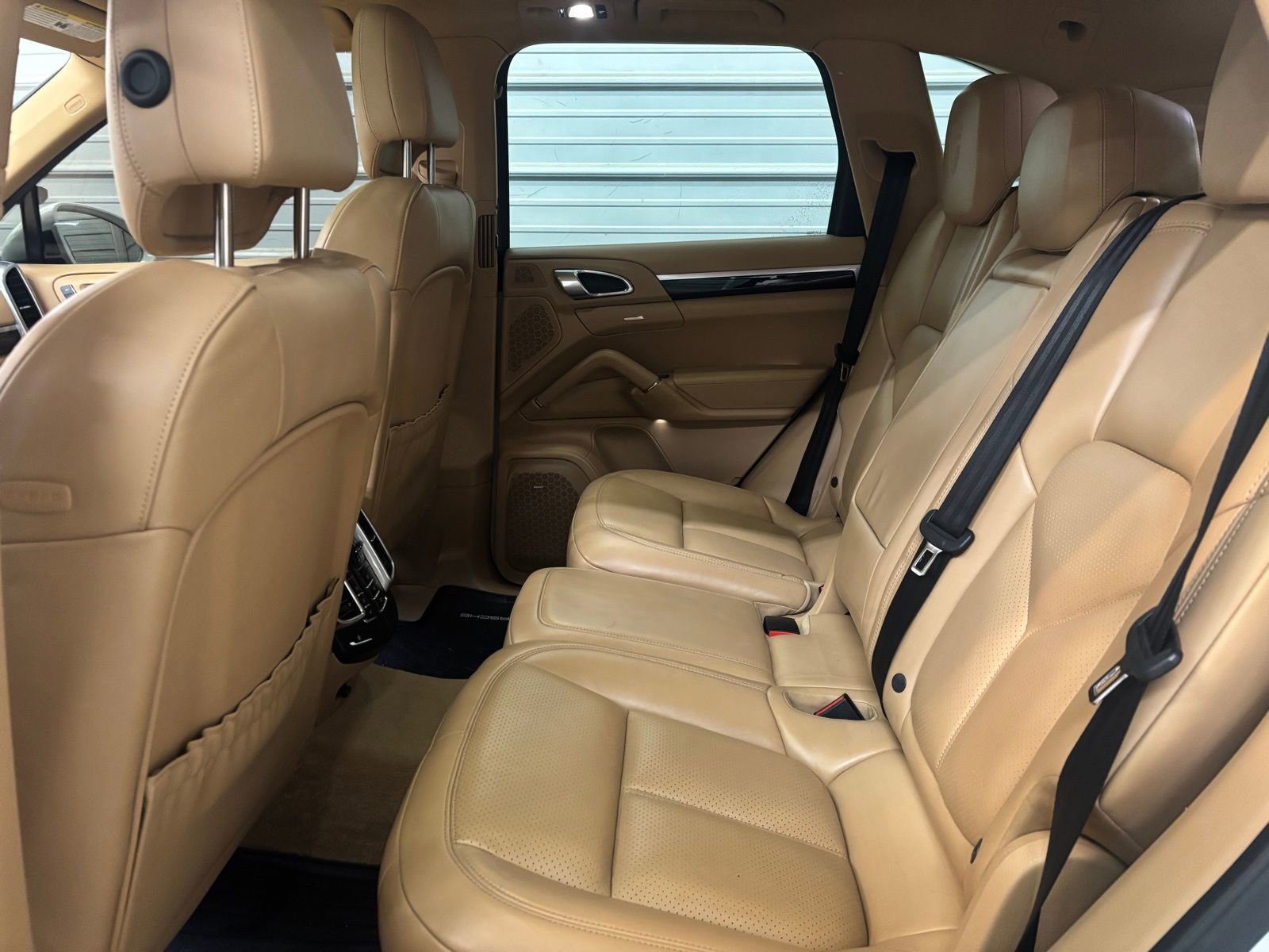 Used 2017 Porsche Cayenne Platinum Edition image 21