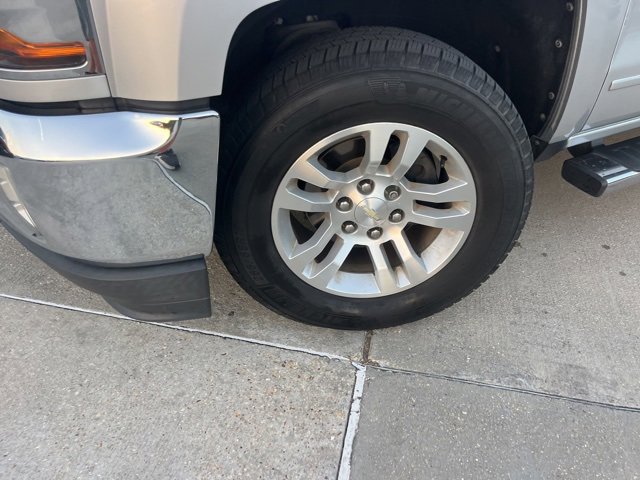 Used 2018 Chevrolet Silverado 1500 LT w/ Texas Edition image 28