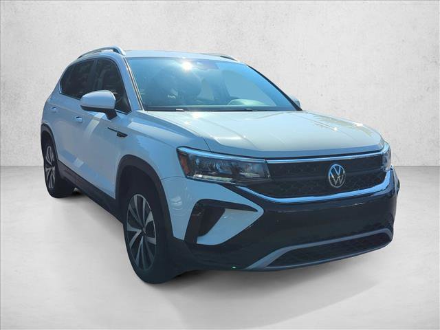 Used 2022 Volkswagen Taos SE w/ IQ.Drive SE Package FWD image 3
