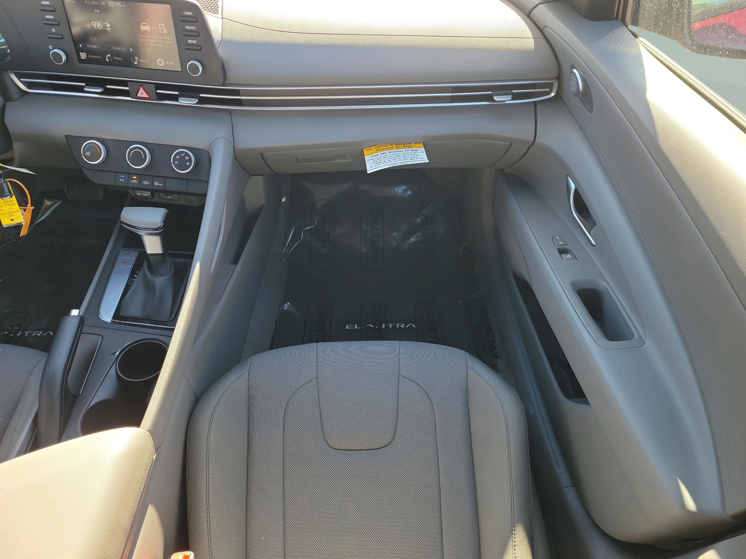 New 2026 Hyundai Elantra SE w/ Cargo Package image 12