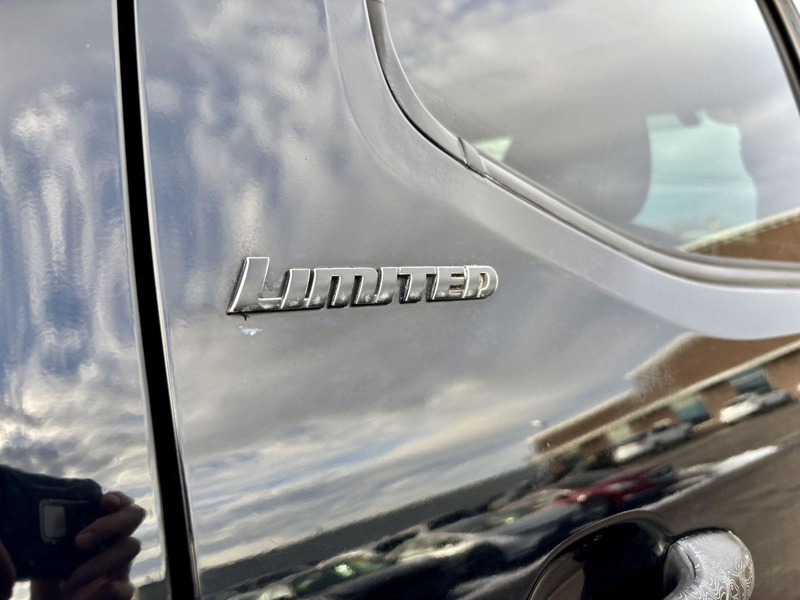 Used 2017 Toyota Tacoma Limited w/ Tow Package image 34