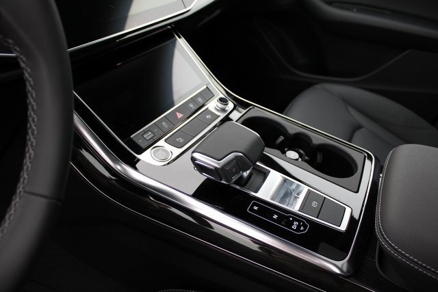 New 2025 Audi Q8 Premium image 18