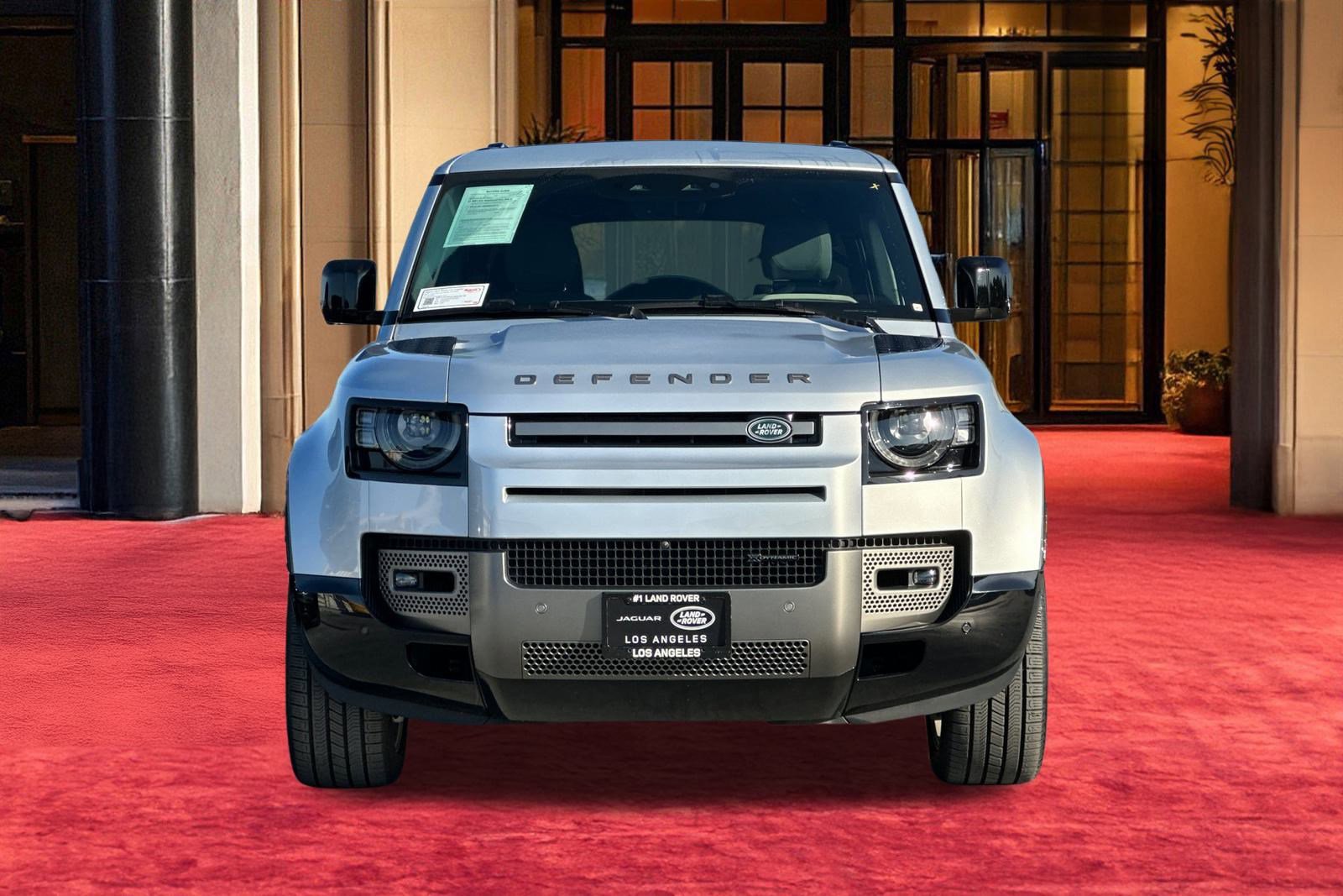 Used 2023 Land Rover Defender 130 X-Dynamic SE image 7