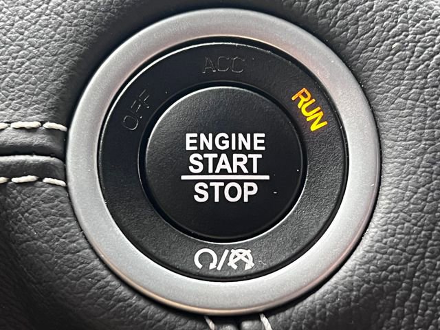 Used 2023 Chrysler 300 C RWD image 31