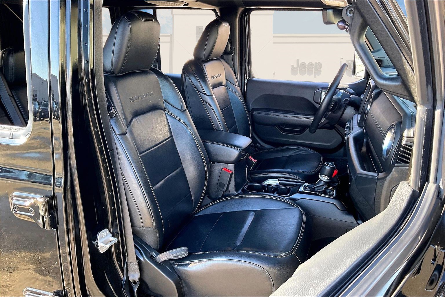 Used 2019 Jeep Wrangler Unlimited Sahara w/ Advanced Safety Group image 7