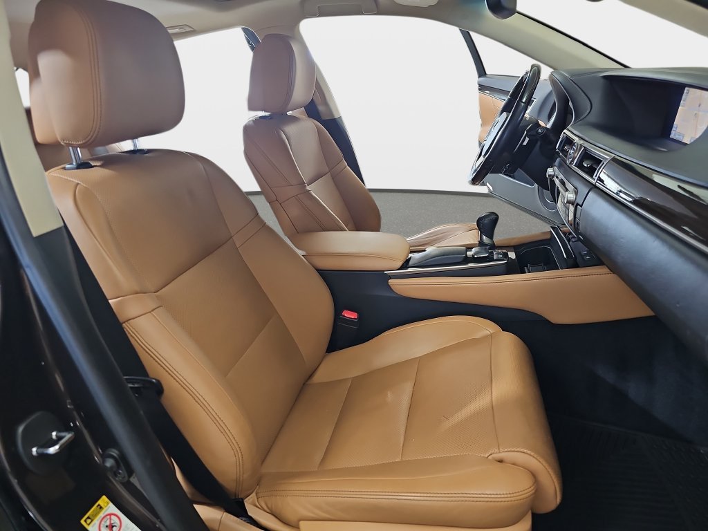 Used 2013 Lexus GS 350 AWD w/ Luxury Pkg w/Cold Weather Pkg image 12