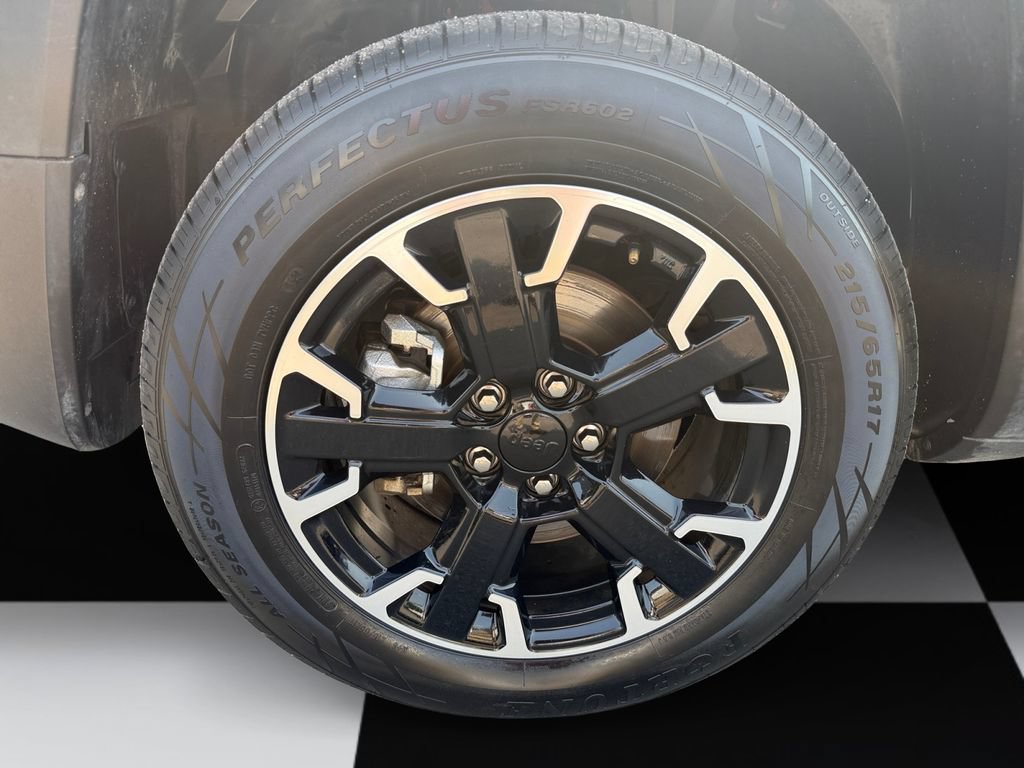 Used 2023 Jeep Renegade Latitude AWD/4WD image 14