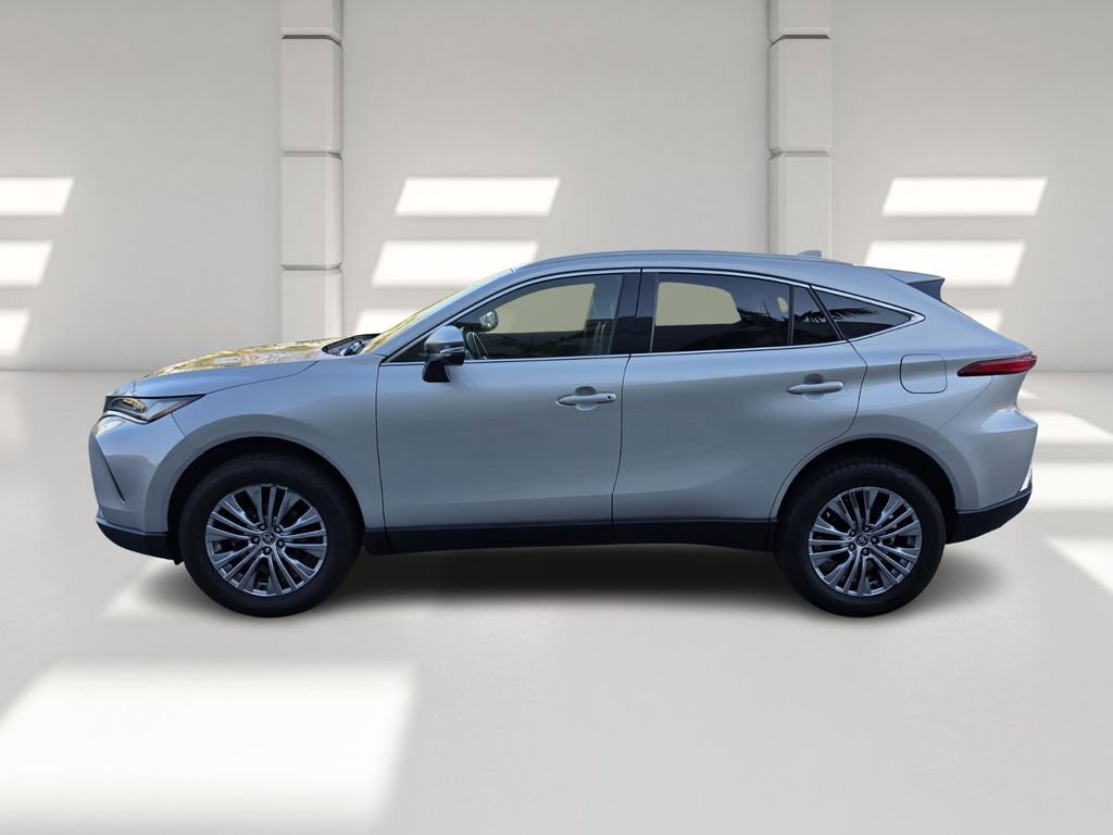 Used 2022 Toyota Venza XLE image 7