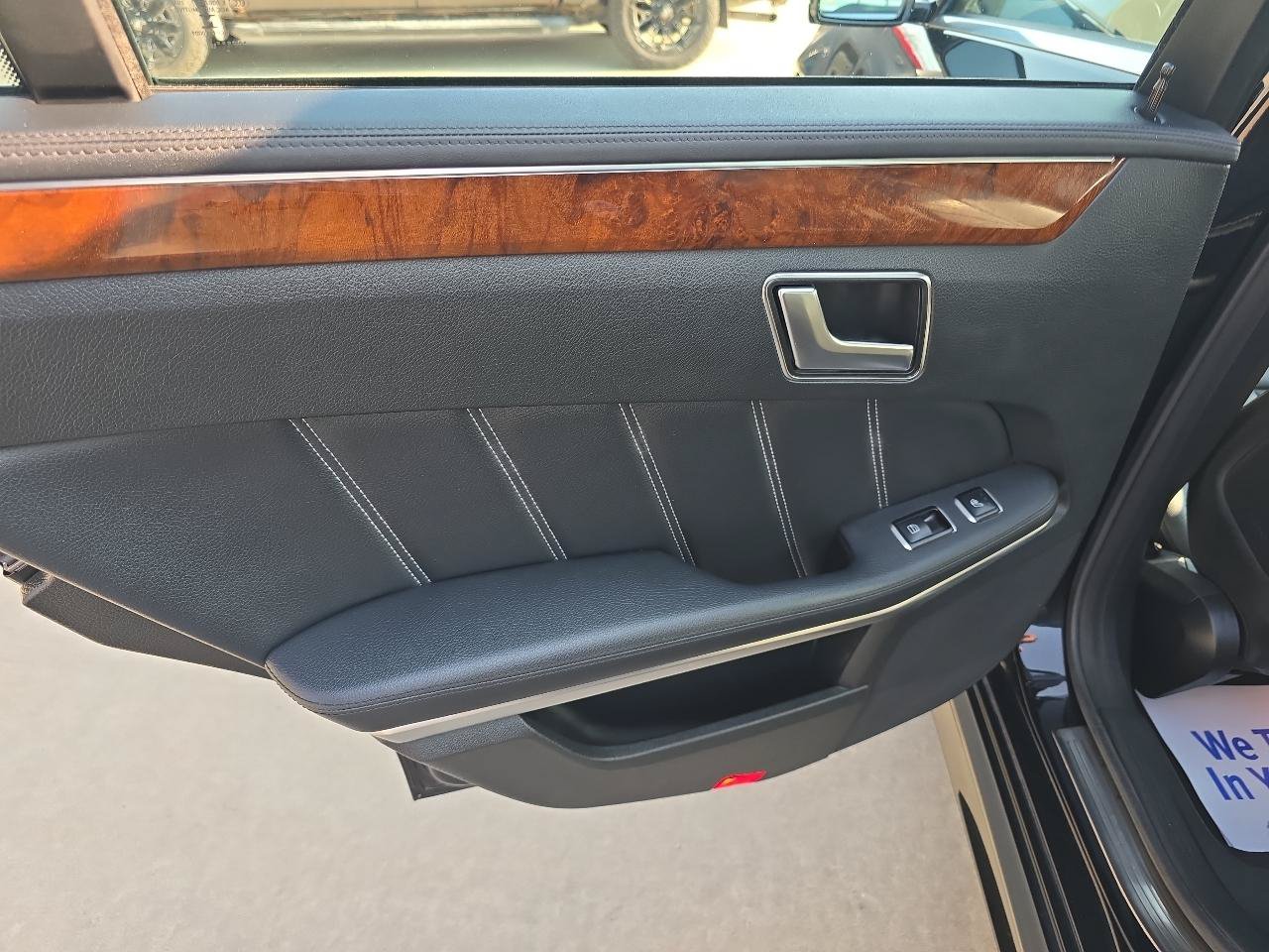 Used 2015 Mercedes-Benz E 400 4MATIC Sedan image 16