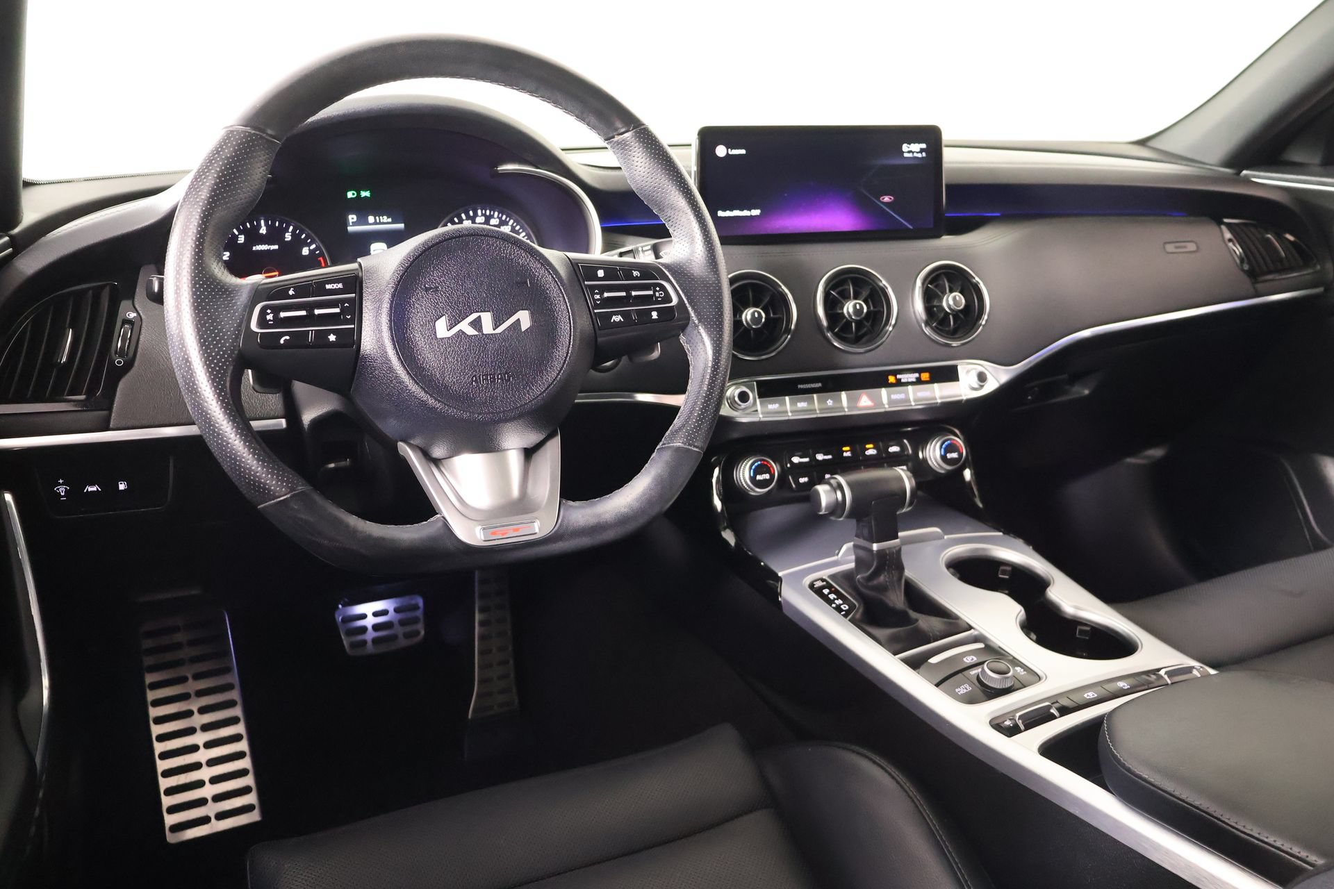 Used 2022 Kia Stinger GT1 RWD image 2