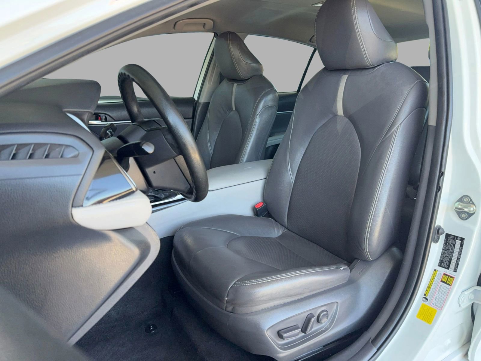 Used 2020 Toyota Camry LE FWD image 22