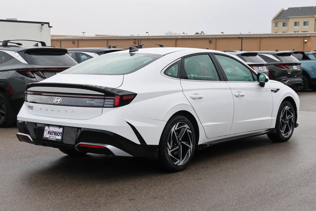 New 2026 Hyundai Sonata SEL FWD image 3
