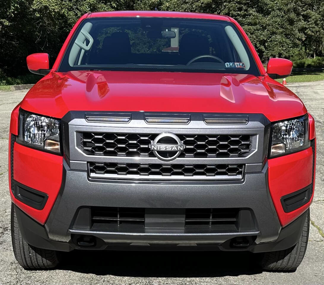 Used 2025 Nissan Frontier SV image 2