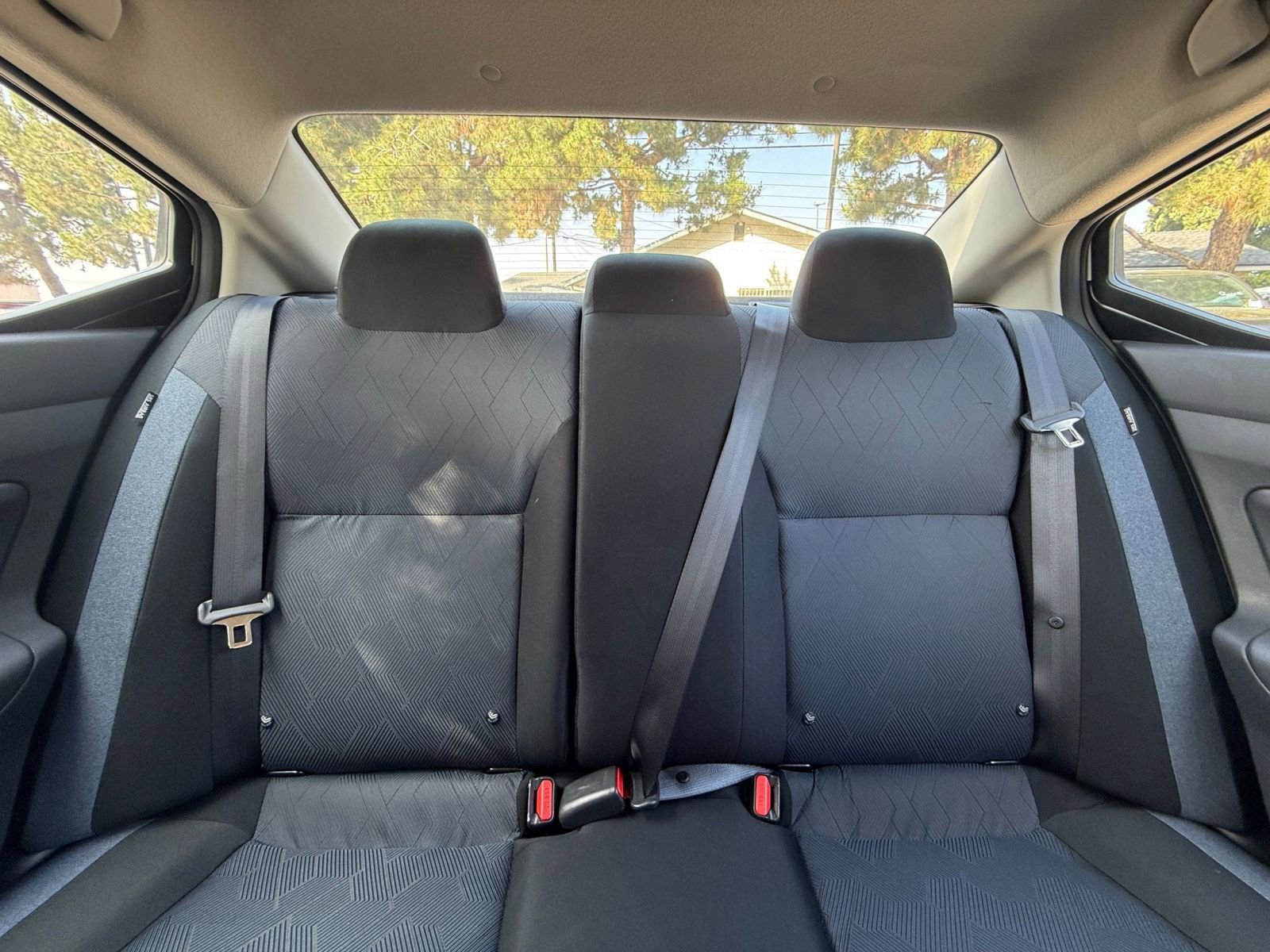 Used 2025 Nissan Versa SV FWD image 34