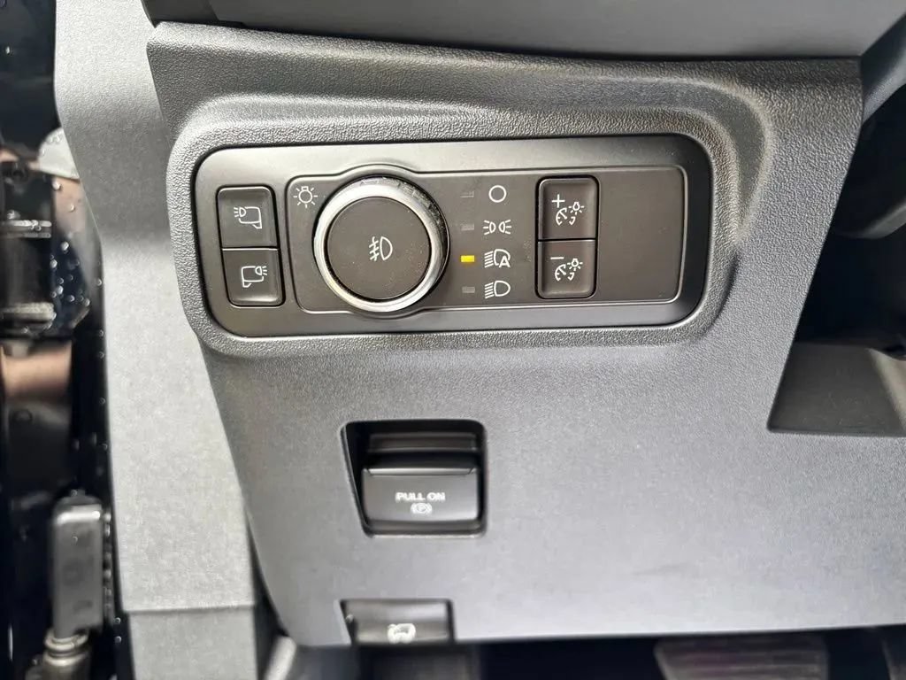 Used 2025 Ford Bronco Outer Banks AWD/4WD image 14