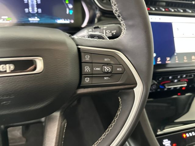 Used 2023 Jeep Grand Cherokee 4WD 4xe w/ Luxury Tech Group II image 16