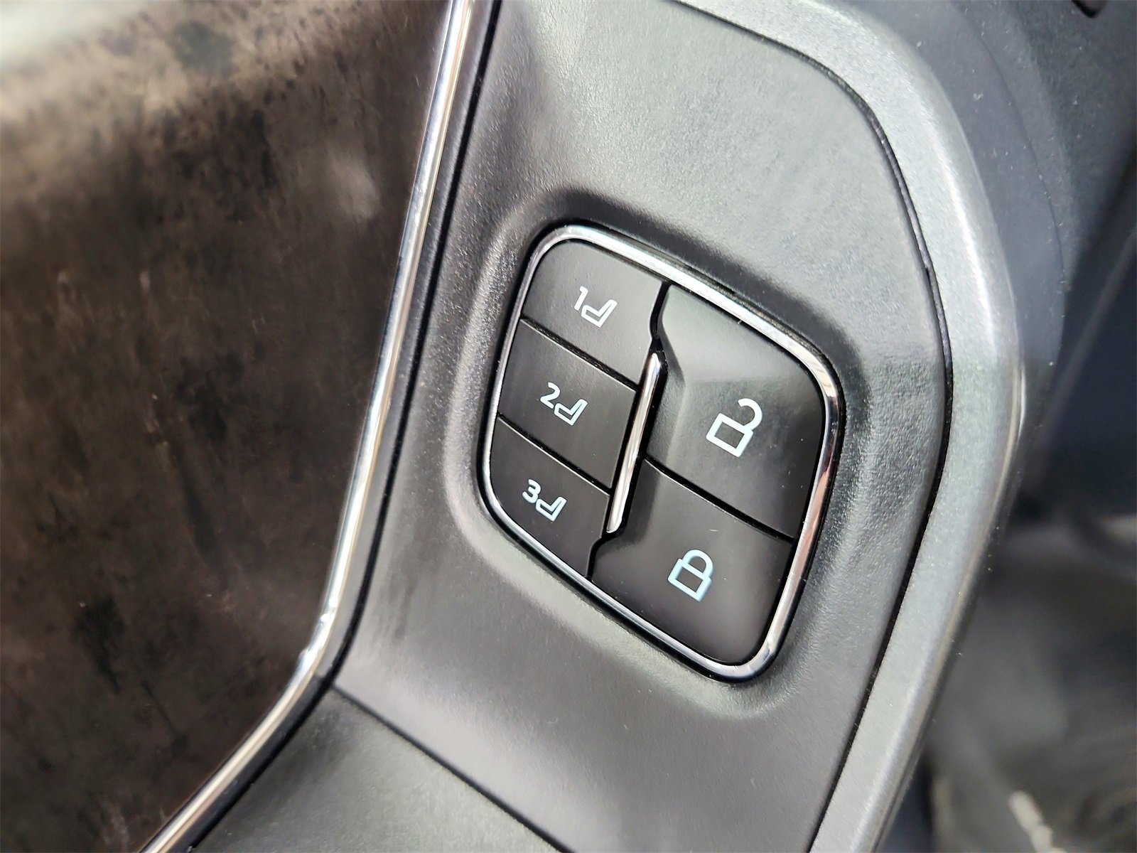 Used 2024 Ford F250 Lariat w/ Chrome Package image 21