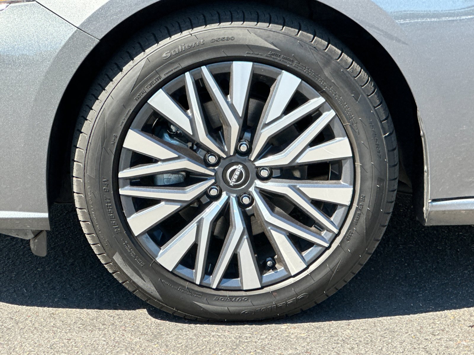 Used 2025 Nissan Altima 2.5 SV AWD/4WD image 22