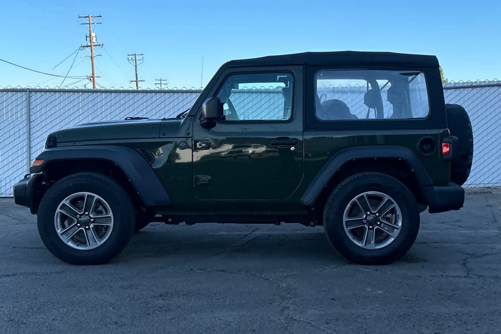 Used 2023 Jeep Wrangler Sport AWD/4WD image 6