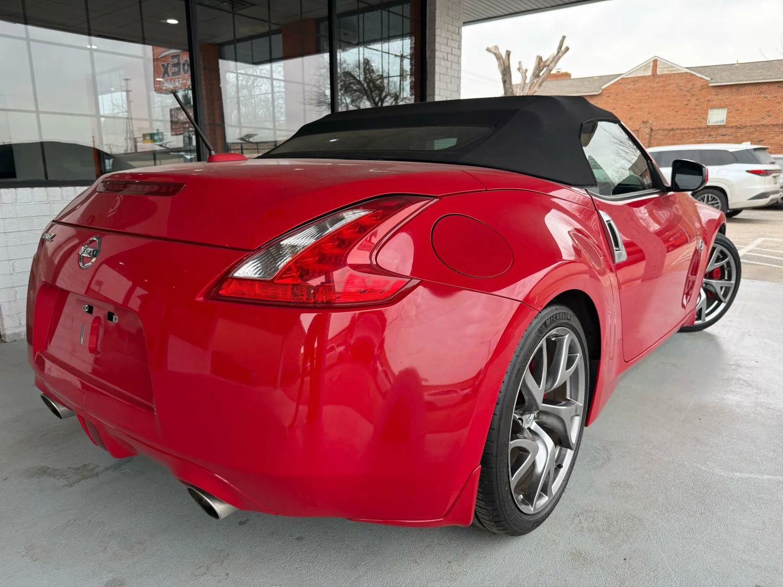 Used 2015 Nissan 370Z Touring Sport image 3