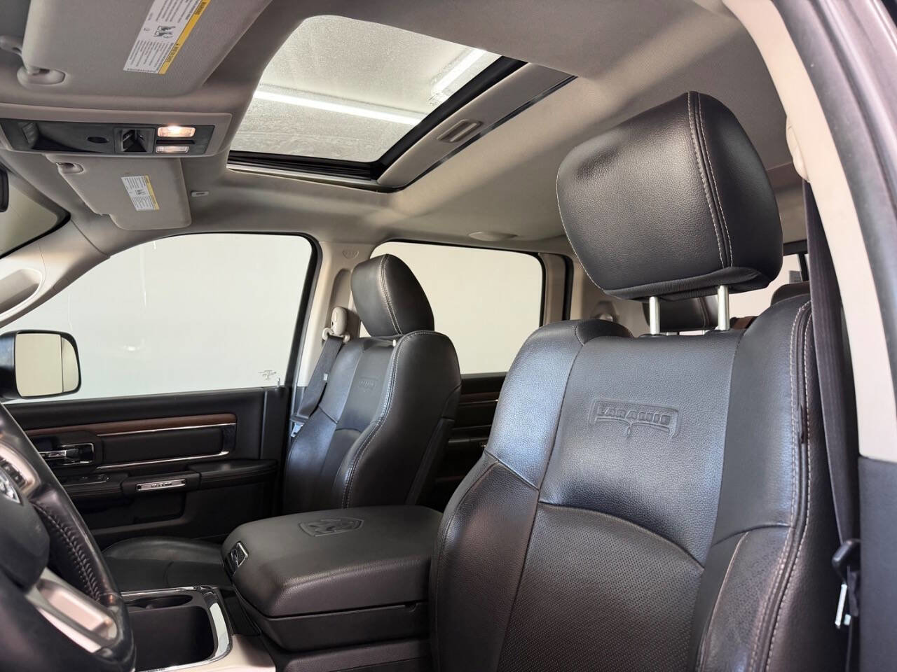 Used 2017 RAM 3500 Laramie w/ Sport Appearance Group AWD/4WD image 17