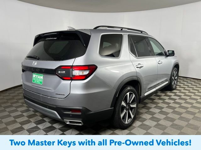 Certified 2025 Honda Pilot Touring image 9
