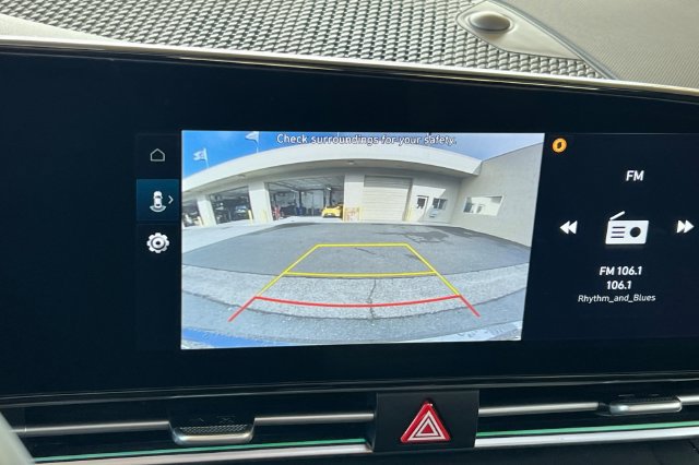 Used 2025 Hyundai Elantra Limited FWD image 24
