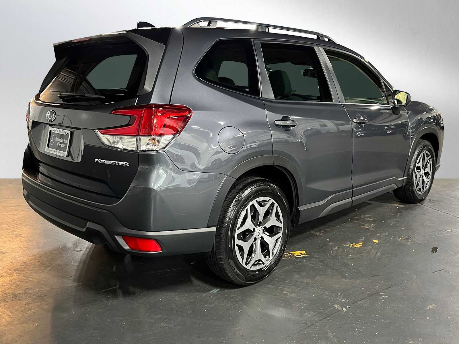 Used 2024 Subaru Forester Premium AWD/4WD image 3