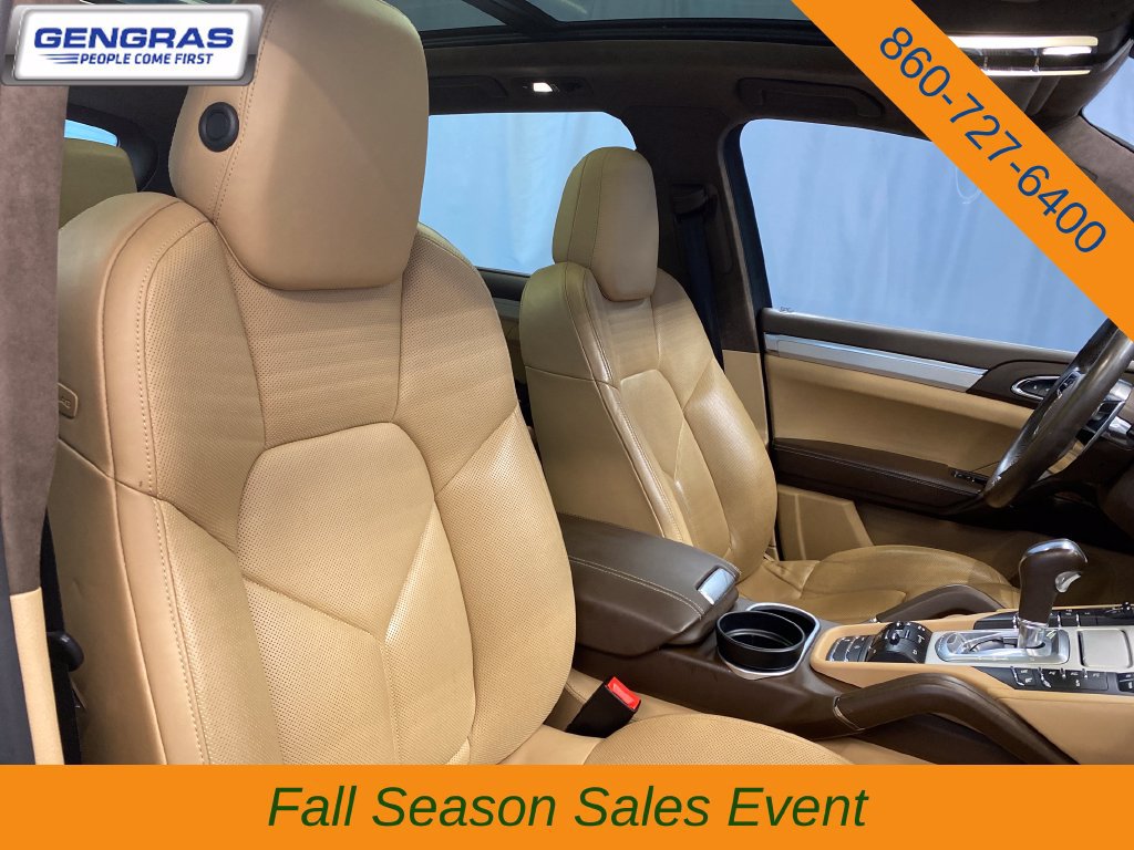 Used 2015 Porsche Cayenne Turbo AWD/4WD image 42