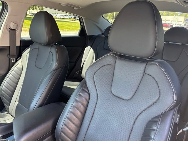 Used 2023 Hyundai Elantra Limited FWD image 18