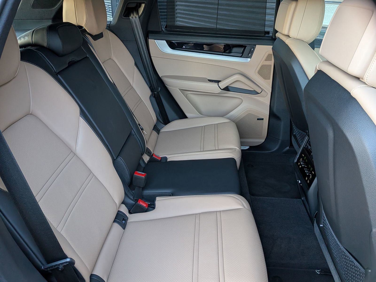 Certified 2026 Porsche Cayenne image 24