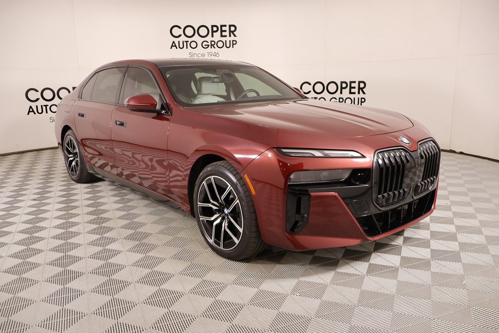 Used 2024 BMW 760i xDrive image 1