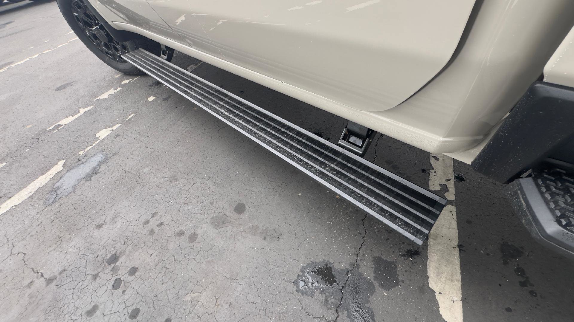 New 2026 GMC Sierra 2500 AT4 w/ AT4 Premium Plus Package image 8