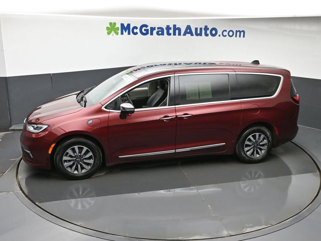 Used 2023 Chrysler Pacifica Limited image 18