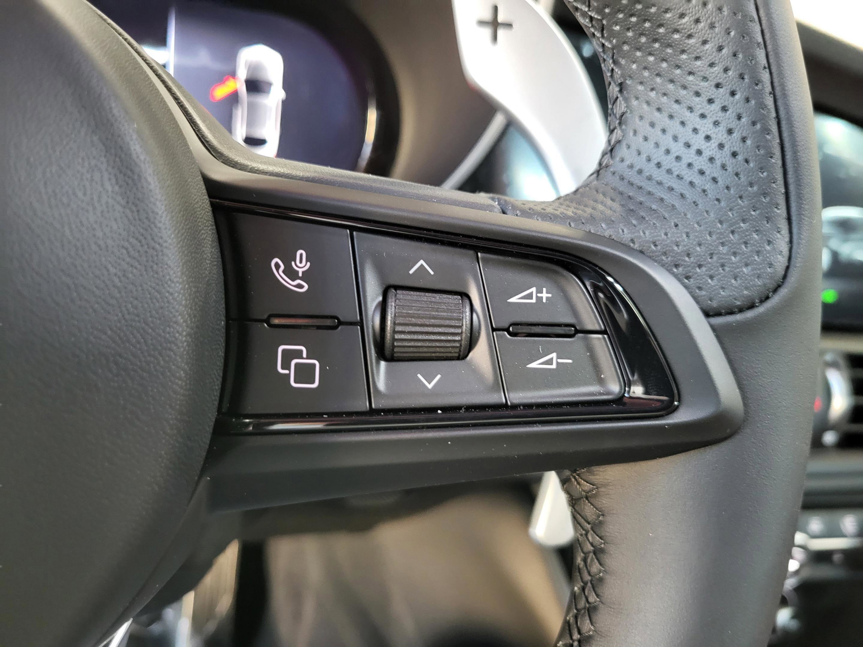 New 2025 Alfa Romeo Giulia w/ Veloce Package Rwd image 60