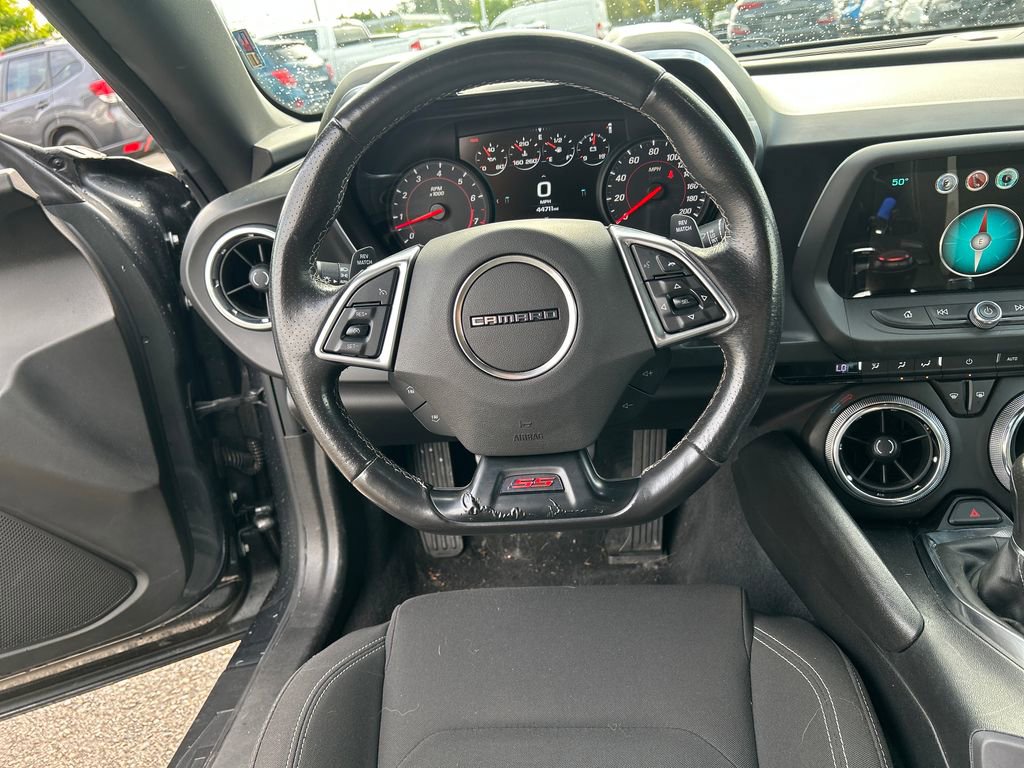 Used 2018 Chevrolet Camaro SS RWD image 9