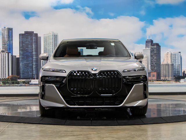 New 2026 BMW 760i xDrive w/ Executive Package image 3