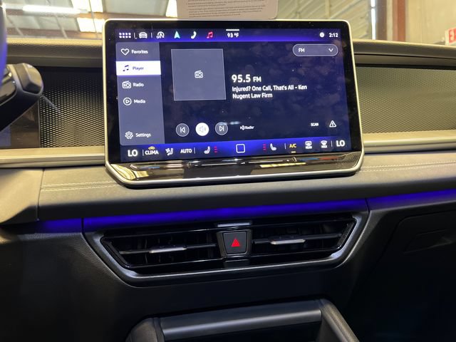 Certified 2025 Volkswagen Tiguan SE FWD image 24