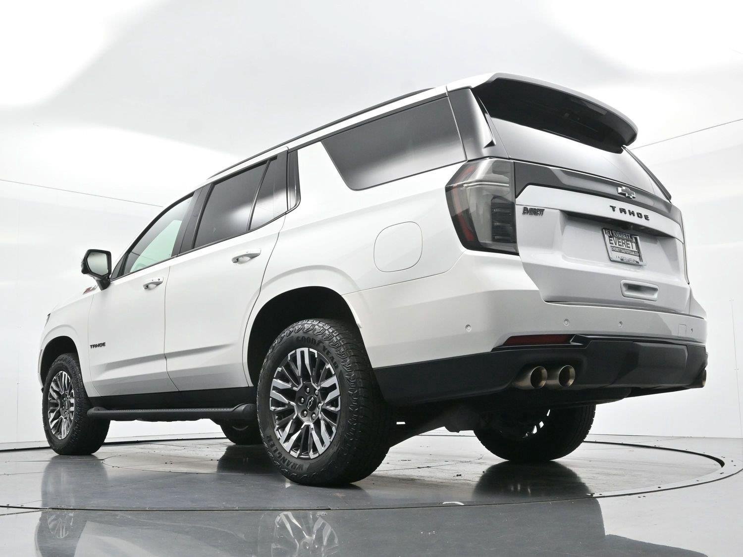 Used 2025 Chevrolet Tahoe Z71 w/ Z71 Off-Road Package AWD/4WD image 46