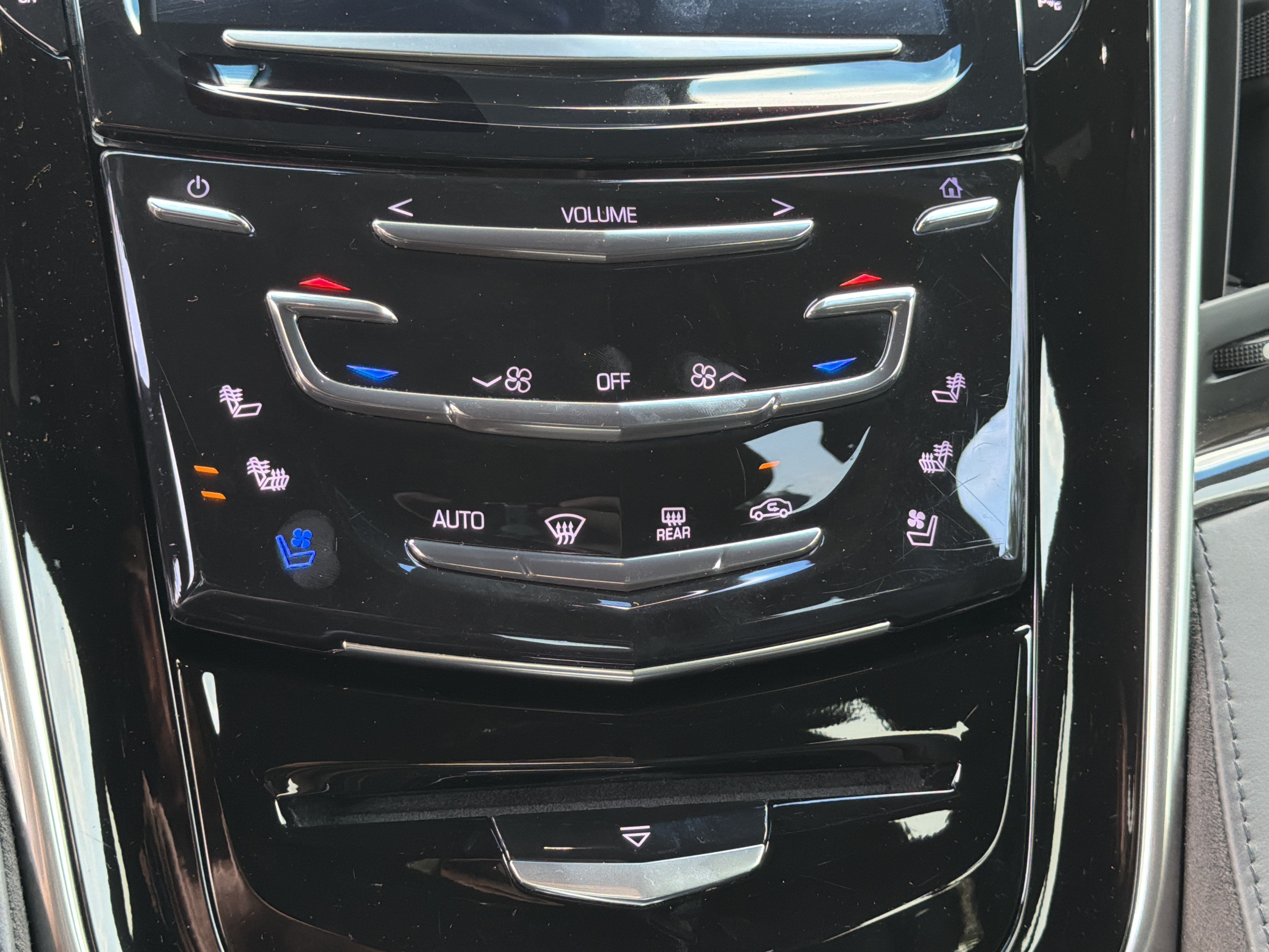 Used 2019 Cadillac Escalade Platinum AWD/4WD image 38