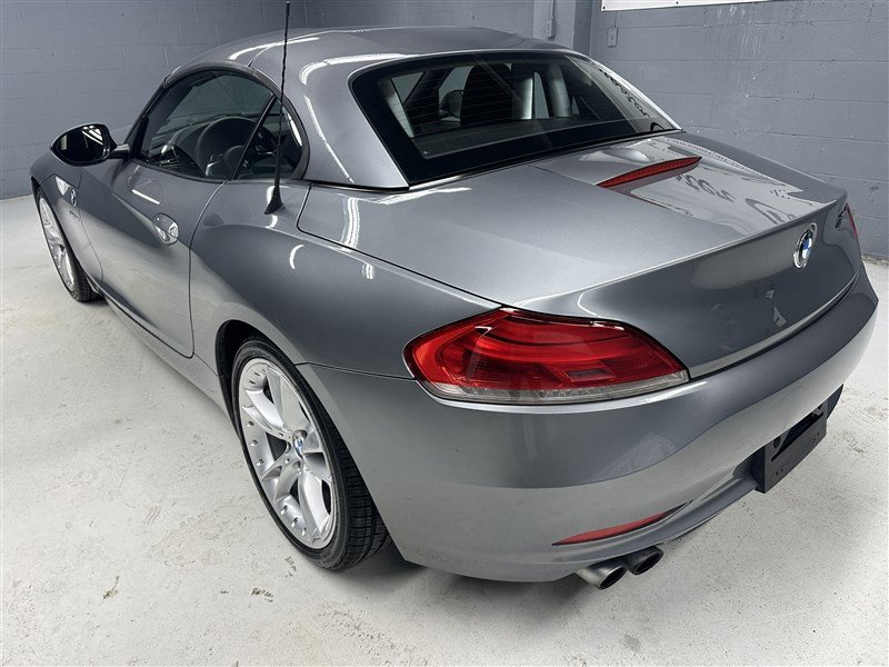 Used 2010 BMW Z4 sDrive30i image 10