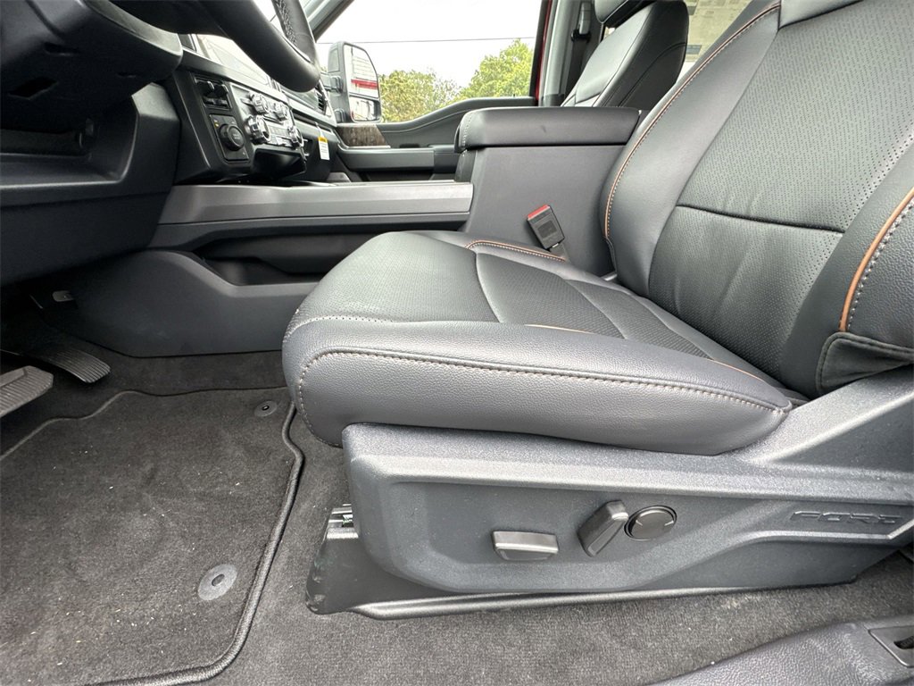 New 2026 Ford F350 4x4 Crew Cab DRW Super Duty image 12