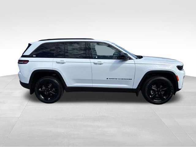 New 2026 Jeep Grand Cherokee Limited w/ Limited Altitude Package AWD/4WD image 8