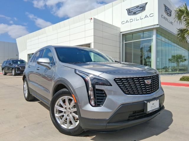 Used 2023 Cadillac XT4 Luxury w/ Cold Weather Package image 1