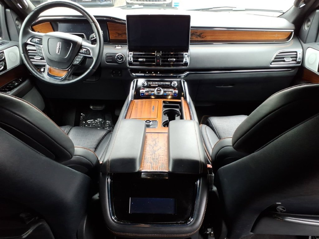 Certified 2023 Lincoln Navigator L Black Label AWD/4WD image 11